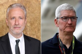 20231115 Jon Stewart Tim Cook Split Super16x9.jpg